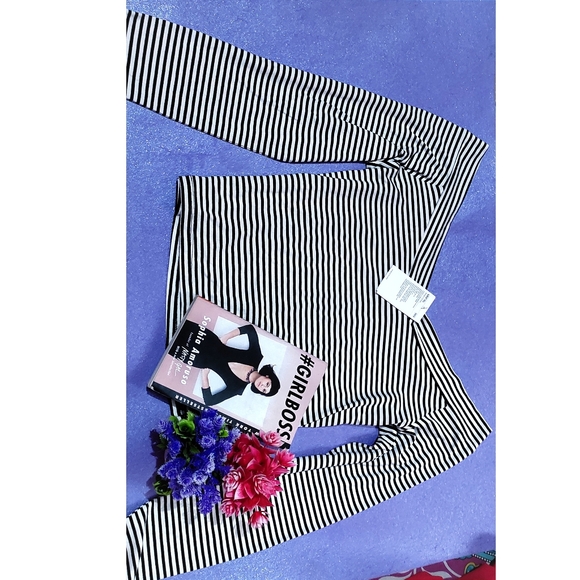 💜💜💜H&m top with tag - Picture 2 of 5